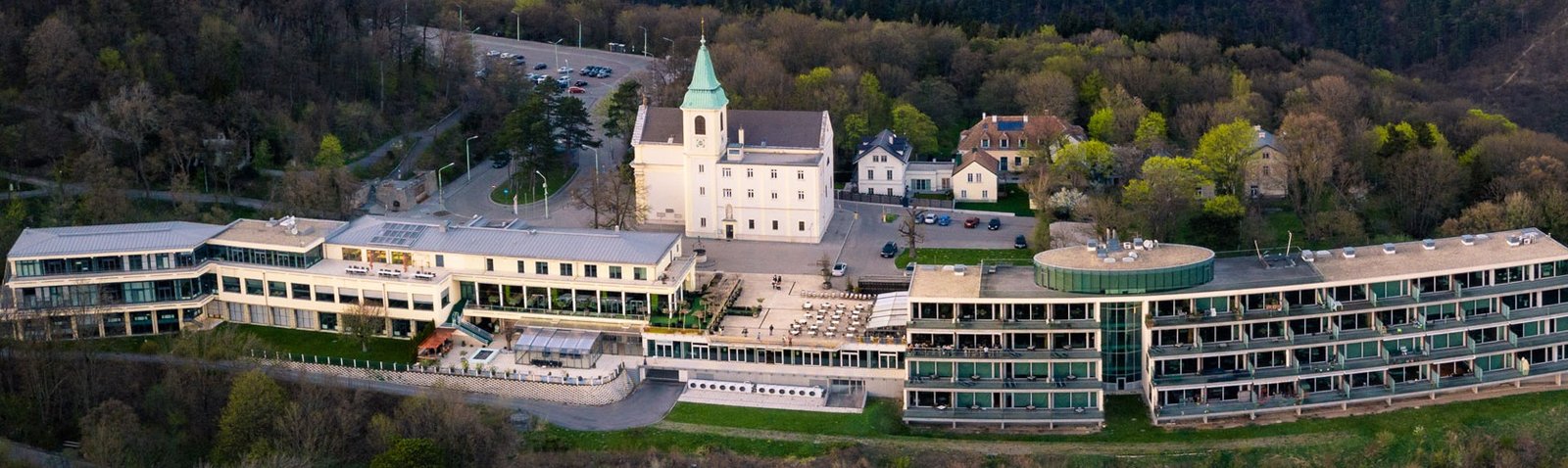 Unveiling the Academic Excellence of Modul University Vienna – Full and Partial Tuition Fee Scholarships Available